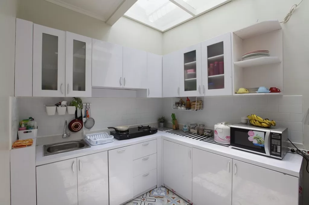 Dapur-Bersih-Minimalis-Skylight