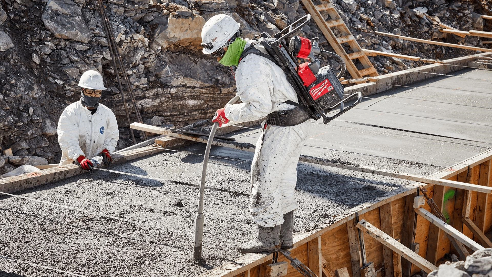 Mengenal-Concrete-Vibrator-Sebagai-Alat-Cor-Beton